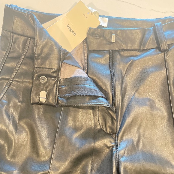 H&M | NWT Black Vegan Faux Leather High-Waisted Straight Leg Pants | Size 4 - Picture 10 of 11